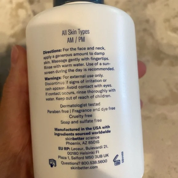 Trio Luxe Moisture Treatment and Cleansing Gel Set - Picture 5 of 8